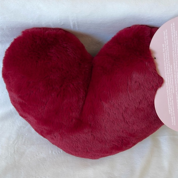 Snuggle Buddy Heat & Hug Super Soft Australia Dark Red Heart Pillow - Picture 8 of 16